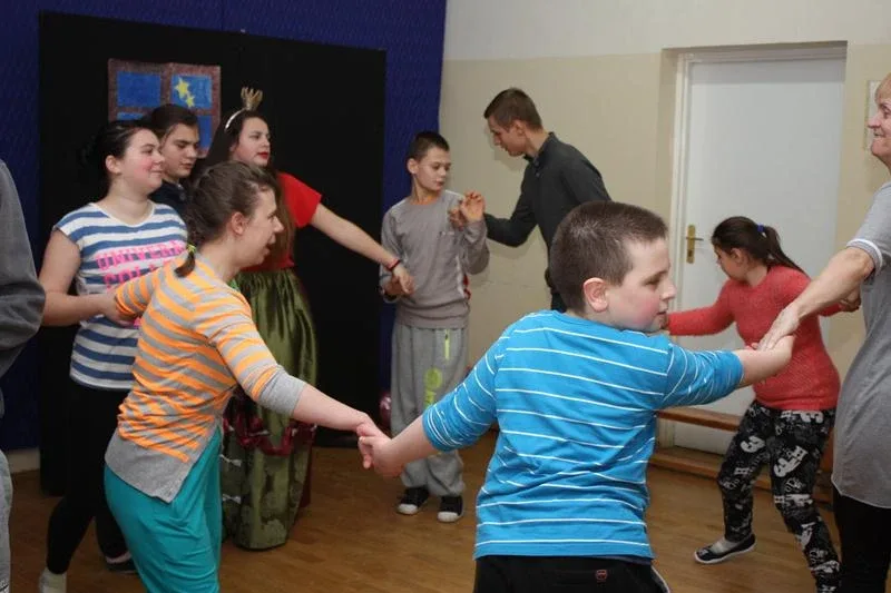 Uczniowie "Rubinka" z wizytą w SOS-W (zdjęcia)