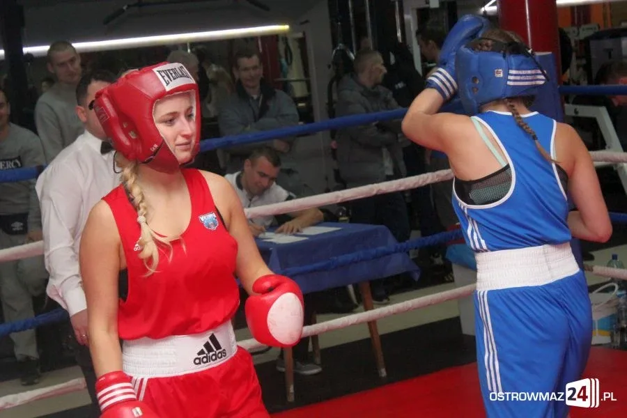 Zacięte boje pięściarzy UOLKA (zdjęcia)