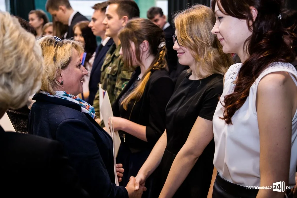 Stypendia Prezesa Rady Ministrów (zdjęcia, wideo)