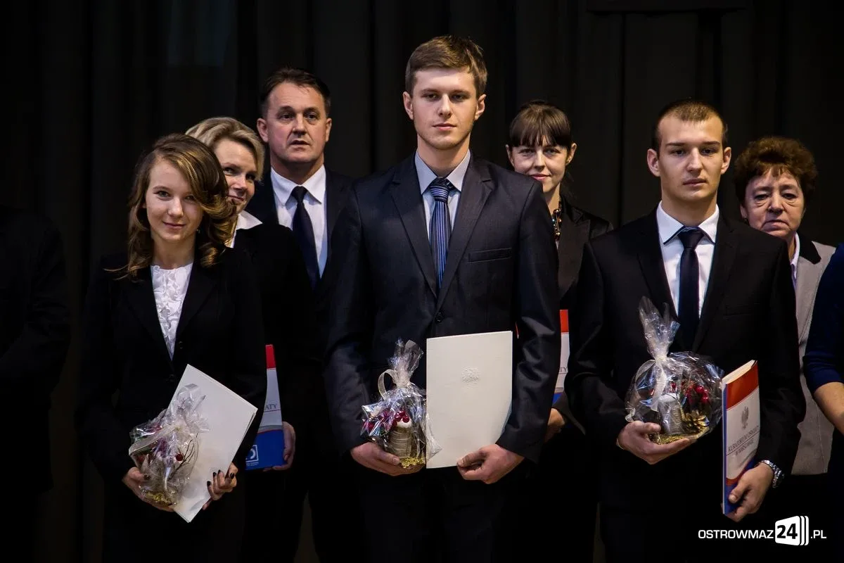 Stypendia Prezesa Rady Ministrów (zdjęcia, wideo)