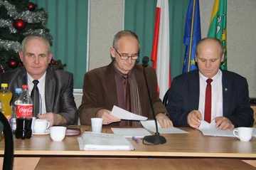W gminie zagłosowali ws. formularzy (zdjęcia)