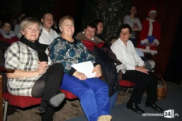 Obdarowali paczkami 68 dzieci (zdjęcia)