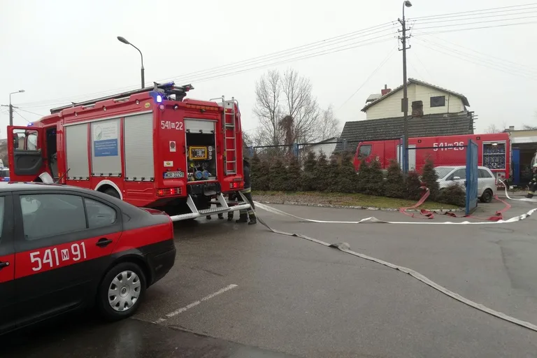 Pożar w ostrowskiej komendzie policji (zdjęcia)