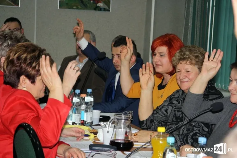 Budżet w gminie na 2016 rok uchwalony (zdjęcia)