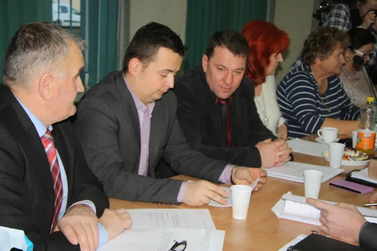 W gminie zagłosowali ws. formularzy (zdjęcia)