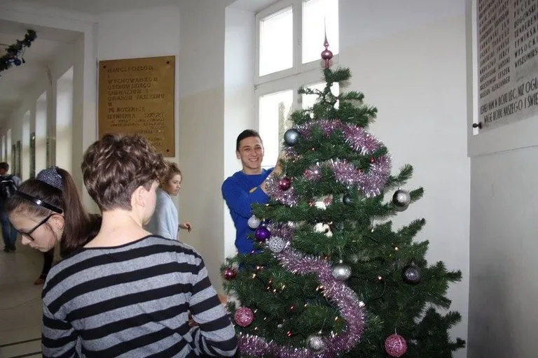 Mikołajki w ostrowskim liceum (zdjęcia)