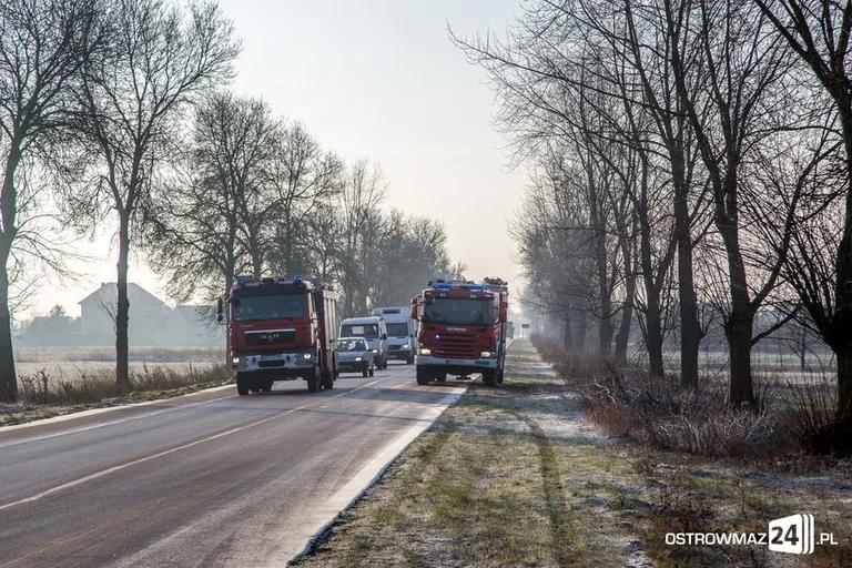 Zderzenie osobówki z ciężarówką (zdjęcia)