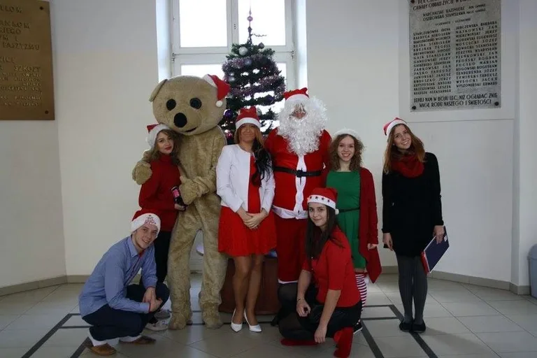 Mikołajki w ostrowskim liceum (zdjęcia)