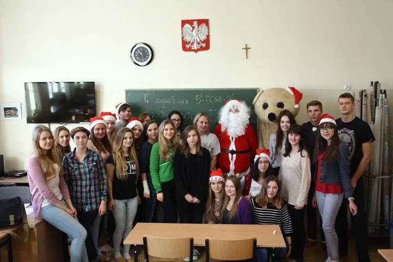 Mikołajki w ostrowskim liceum (zdjęcia)