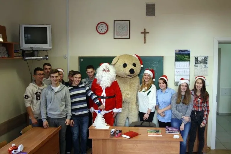 Mikołajki w ostrowskim liceum (zdjęcia)