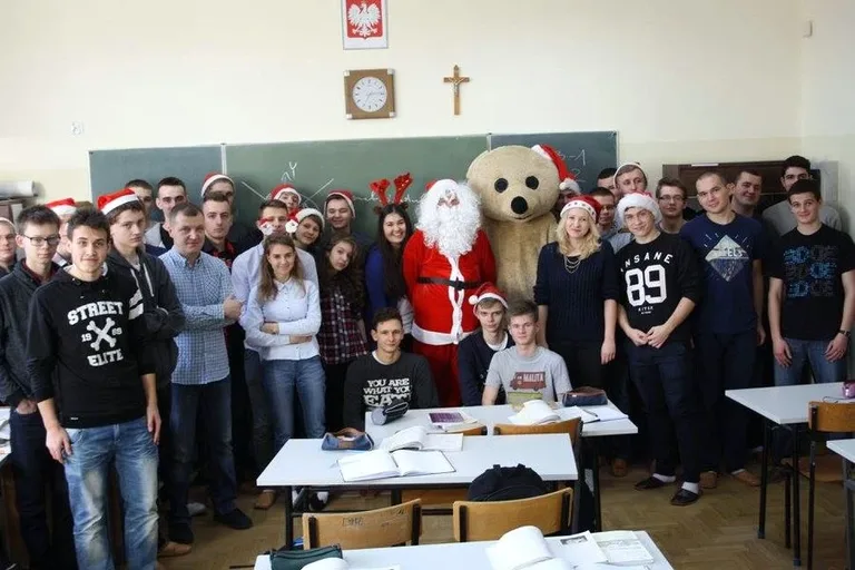 Mikołajki w ostrowskim liceum (zdjęcia)