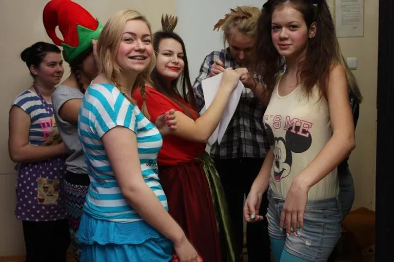 Uczniowie "Rubinka" z wizytą w SOS-W (zdjęcia)