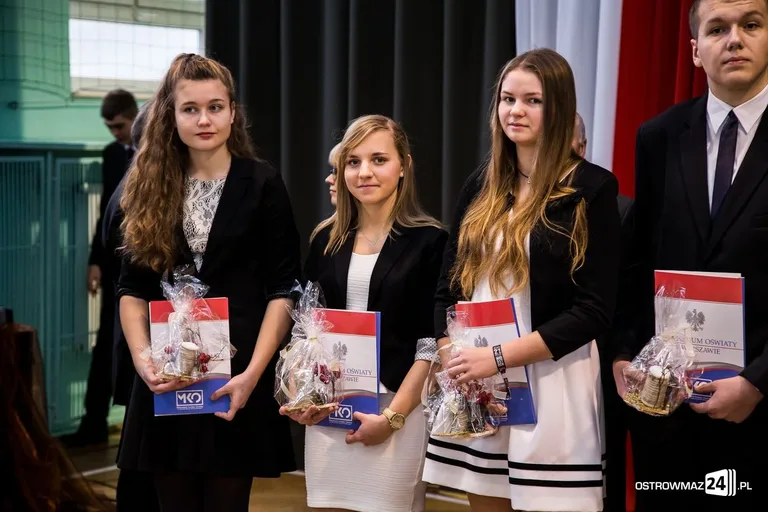Stypendia Prezesa Rady Ministrów (zdjęcia, wideo)