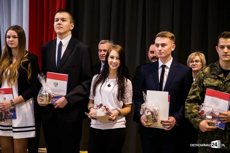 Stypendia Prezesa Rady Ministrów (zdjęcia, wideo)