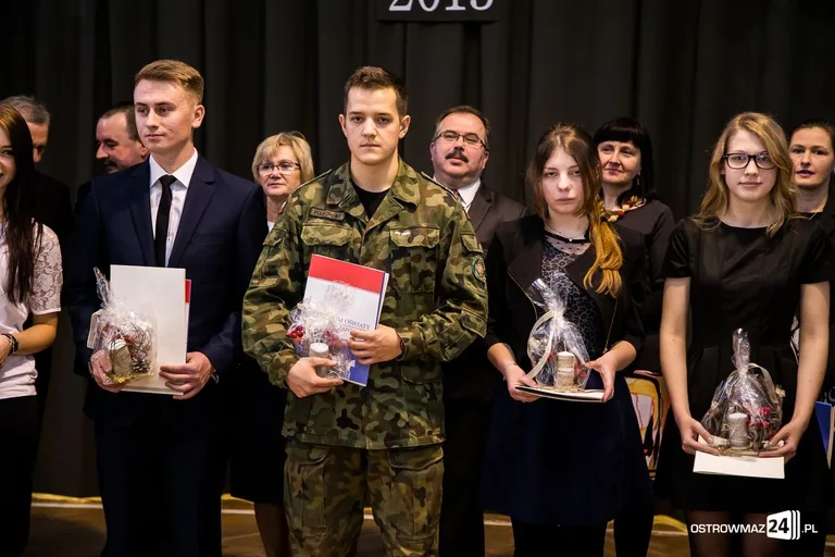 Stypendia Prezesa Rady Ministrów (zdjęcia, wideo)