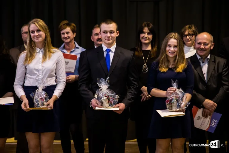 Stypendia Prezesa Rady Ministrów (zdjęcia, wideo)