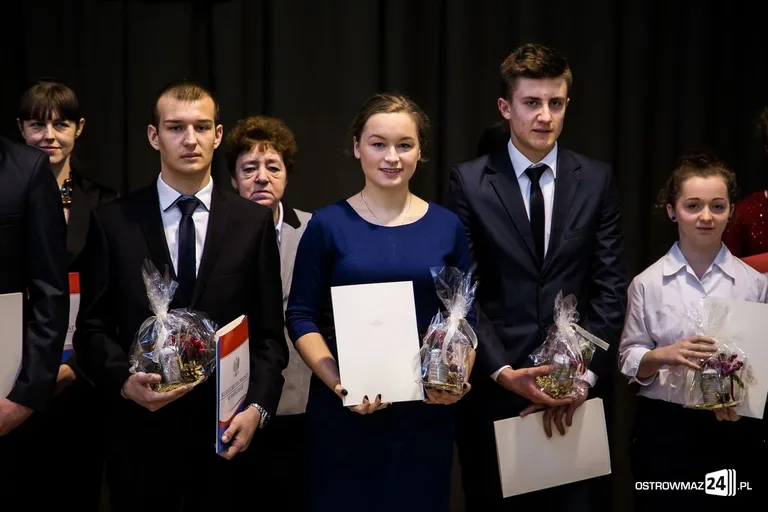 Stypendia Prezesa Rady Ministrów (zdjęcia, wideo)
