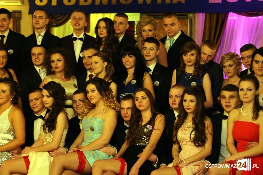 Studniówka Ekonomika (zdjęcia, wideo)