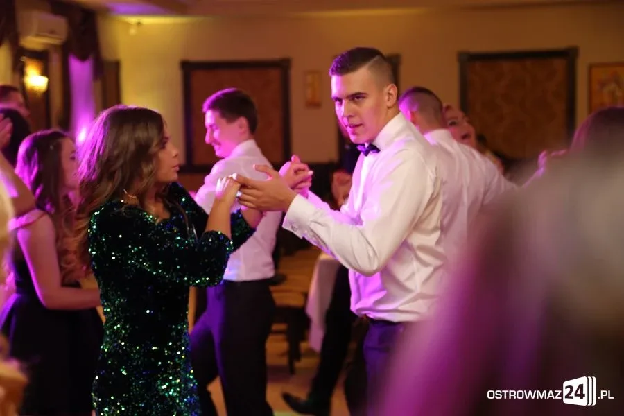 Studniówka Ekonomika (zdjęcia, wideo)
