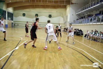 Polonia ponownie lepsza od Sokoła (zdjęcia, wideo)
