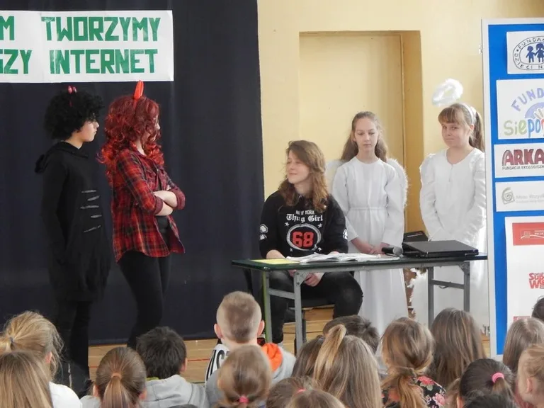 Bezpieczeństwo dzieci w internecie (zdjęcia)