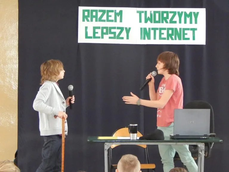 Bezpieczeństwo dzieci w internecie (zdjęcia)