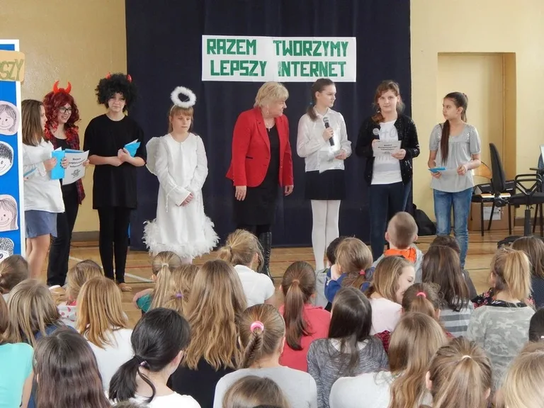 Bezpieczeństwo dzieci w internecie (zdjęcia)