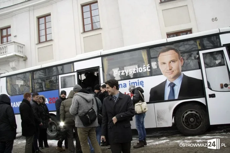Kandydat na prezydenta w Ostrowi Maz. (zdjęcia, wideo)