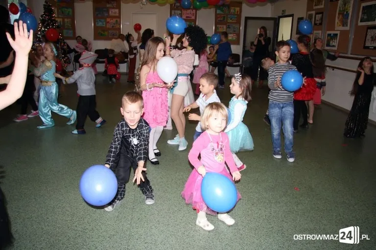Bal na koniec ferii zimowych (zdjęcia)