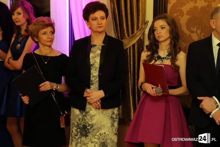 Studniówka Ekonomika (zdjęcia, wideo)
