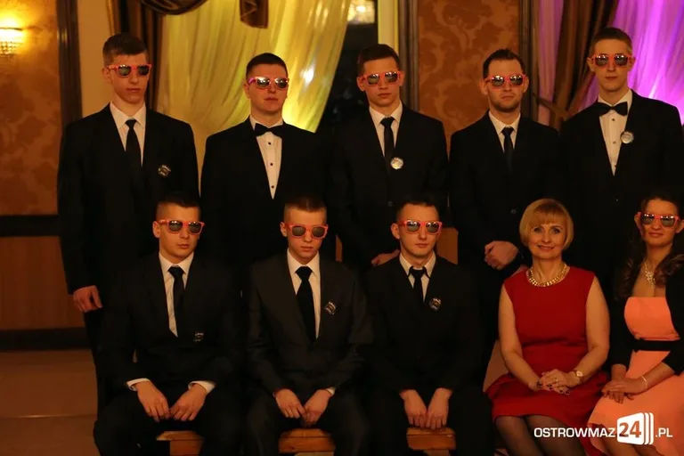 Studniówka Ekonomika (zdjęcia, wideo)