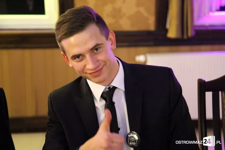 Studniówka Ekonomika (zdjęcia, wideo)