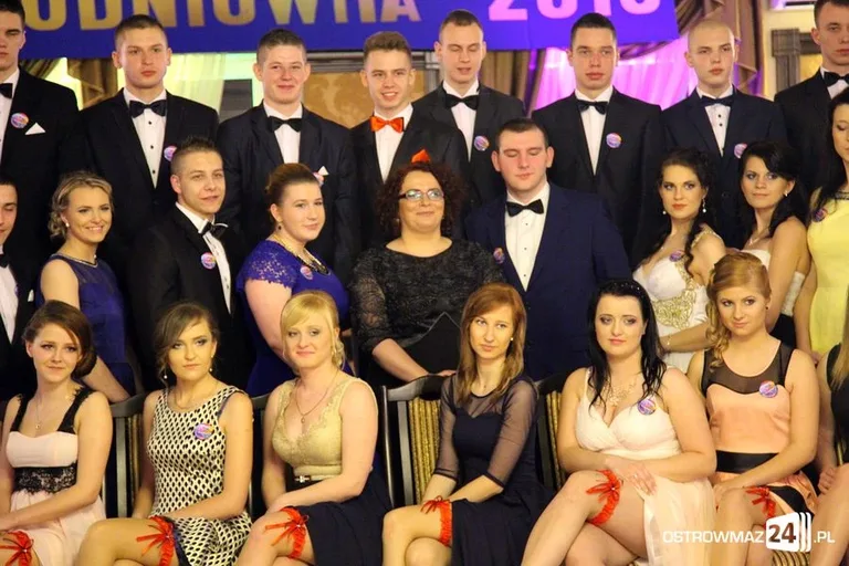 Studniówka Ekonomika (zdjęcia, wideo)