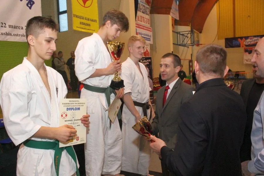 Wielkie starcia karateków (zdjęcia, wideo)