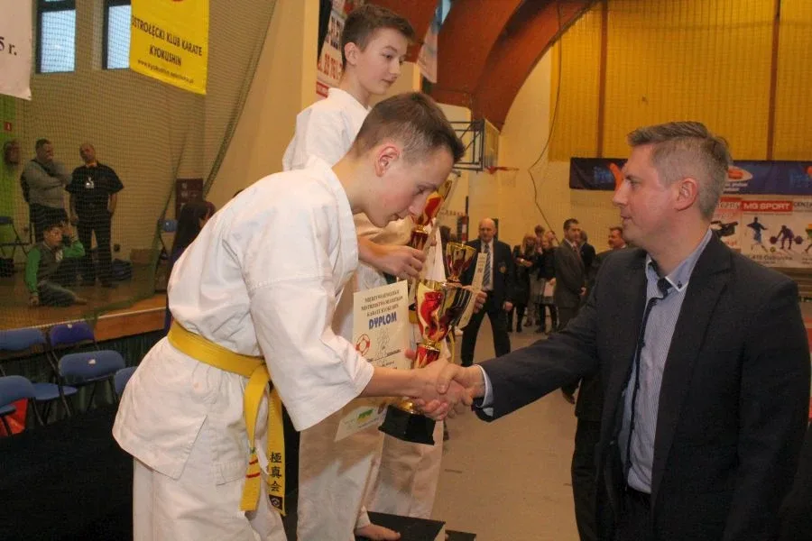 Wielkie starcia karateków (zdjęcia, wideo)