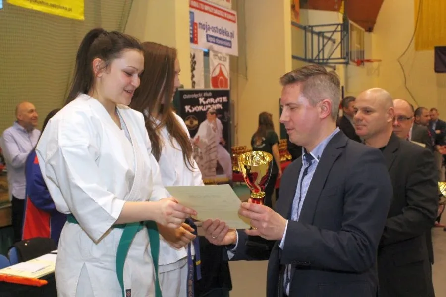 Wielkie starcia karateków (zdjęcia, wideo)