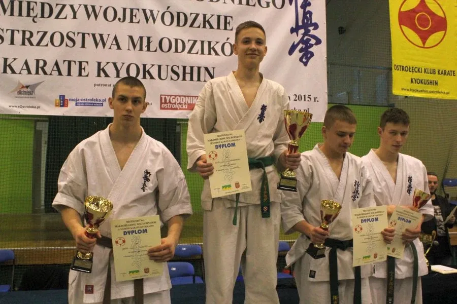 Wielkie starcia karateków (zdjęcia, wideo)