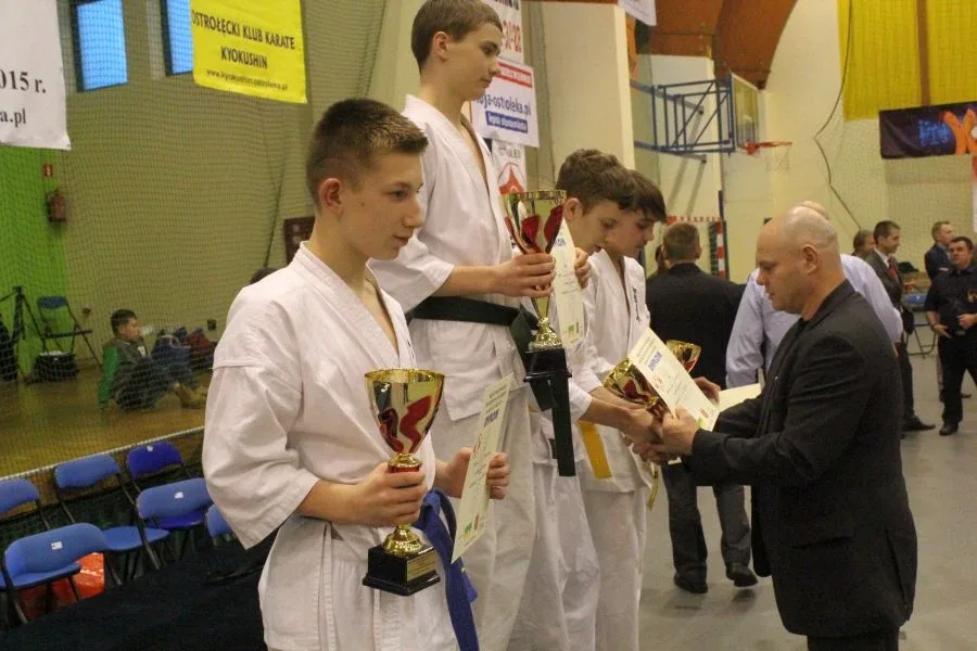 Wielkie starcia karateków (zdjęcia, wideo)