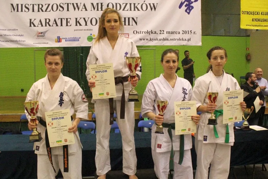 Wielkie starcia karateków (zdjęcia, wideo)