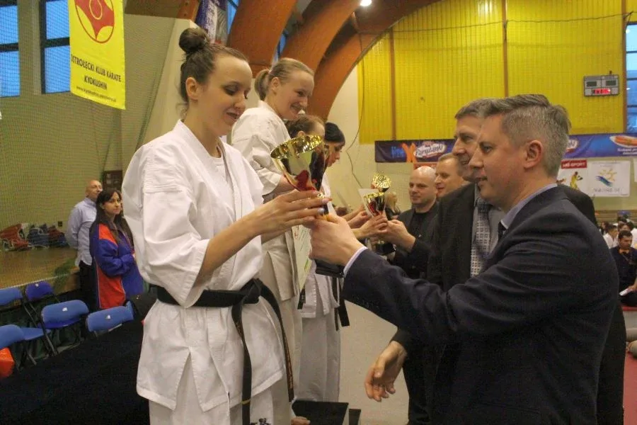 Wielkie starcia karateków (zdjęcia, wideo)