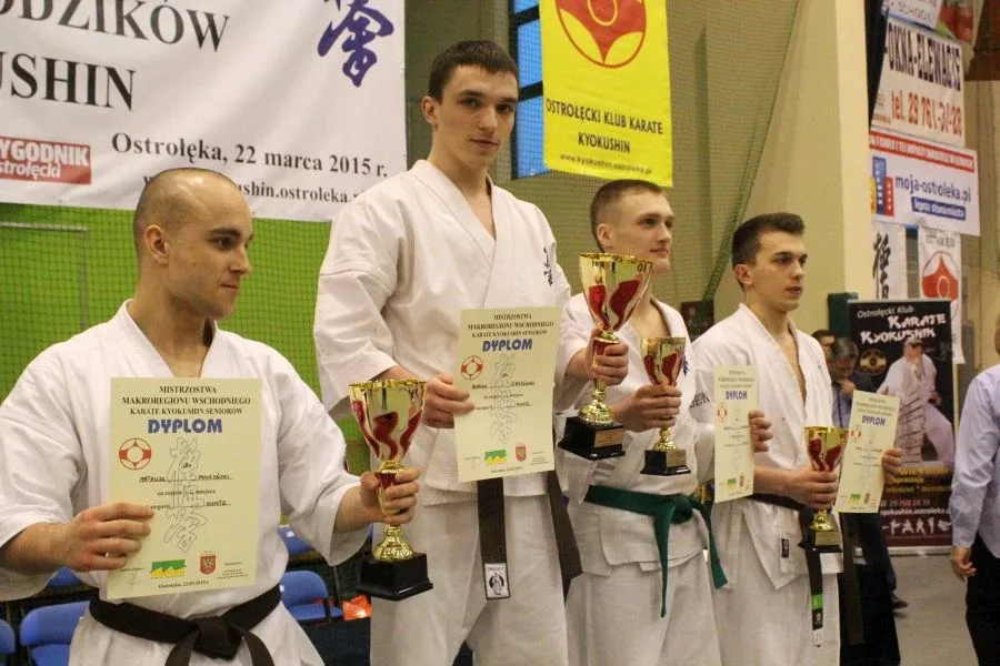 Wielkie starcia karateków (zdjęcia, wideo)