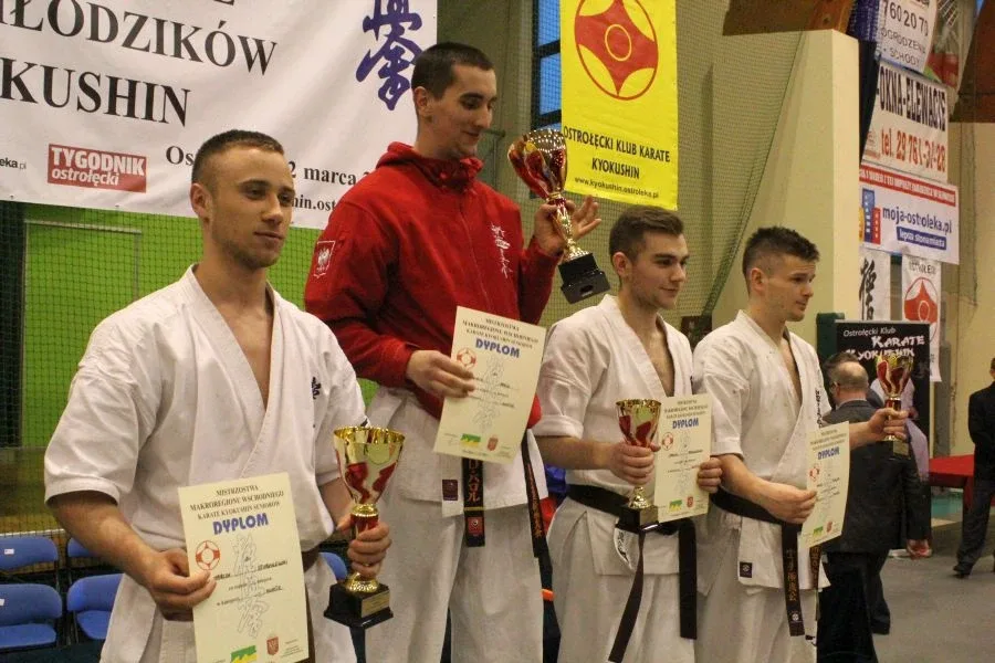 Wielkie starcia karateków (zdjęcia, wideo)