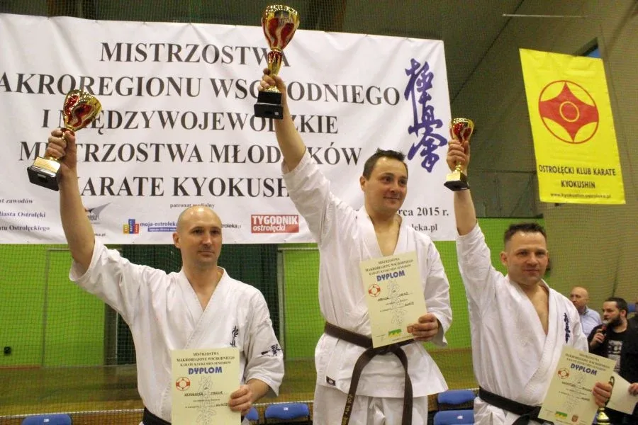 Wielkie starcia karateków (zdjęcia, wideo)