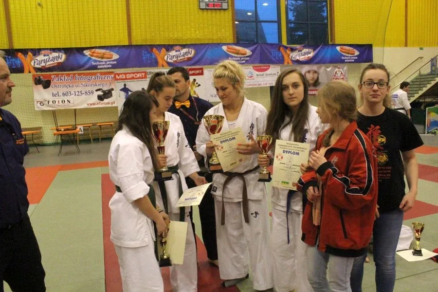 Wielkie starcia karateków (zdjęcia, wideo)
