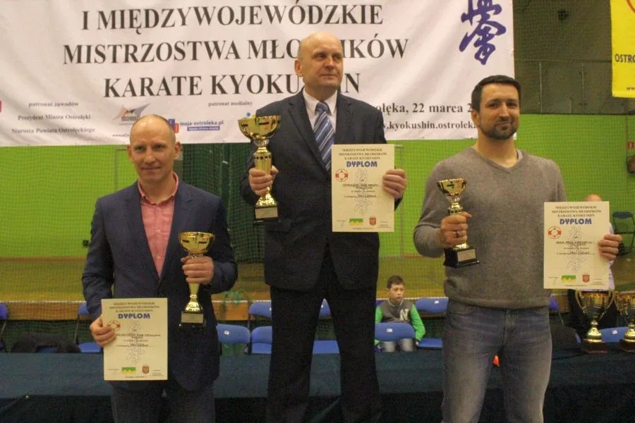 Wielkie starcia karateków (zdjęcia, wideo)