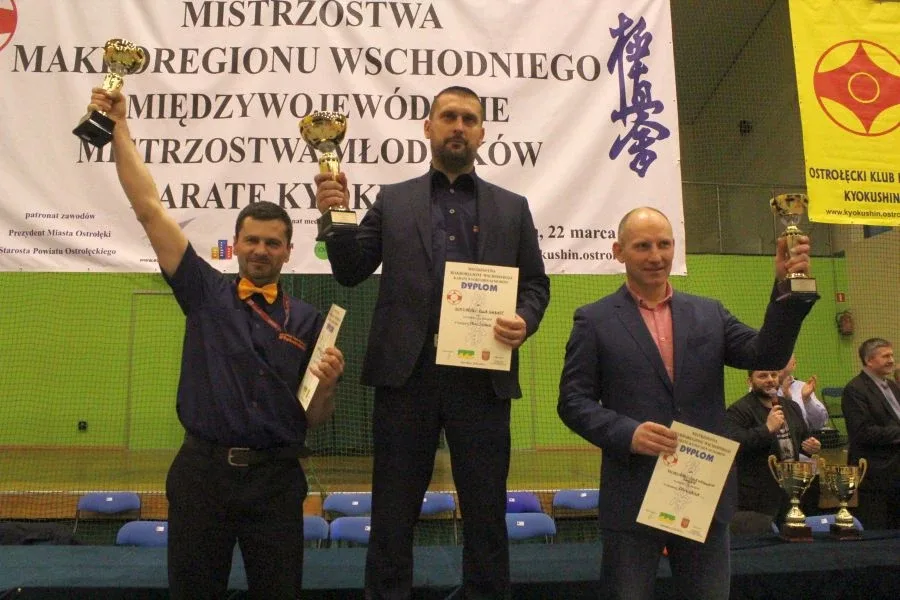 Wielkie starcia karateków (zdjęcia, wideo)