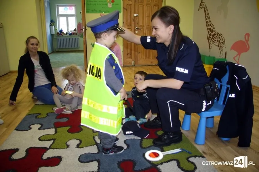 Policjanci z wizytą w Amelce (zdjęcia)