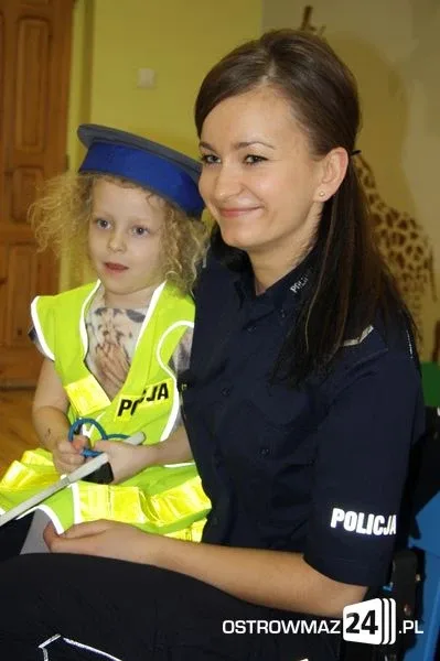 Policjanci z wizytą w Amelce (zdjęcia)