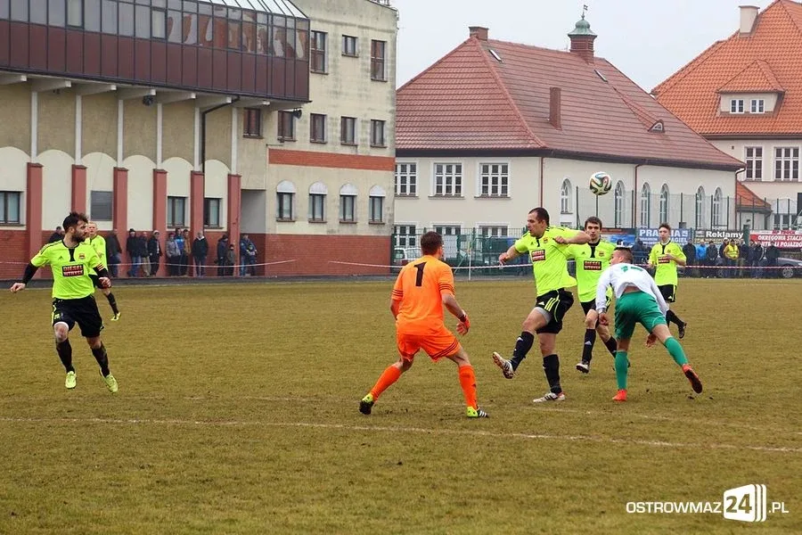 Ostrovia wygrywa i goni czołówkę (zdjęcia)