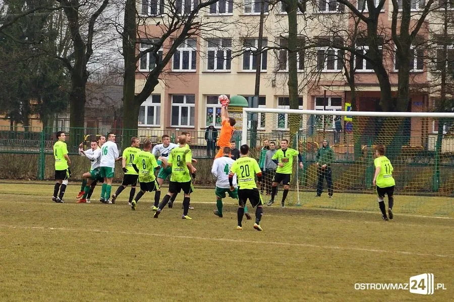 Ostrovia wygrywa i goni czołówkę (zdjęcia)